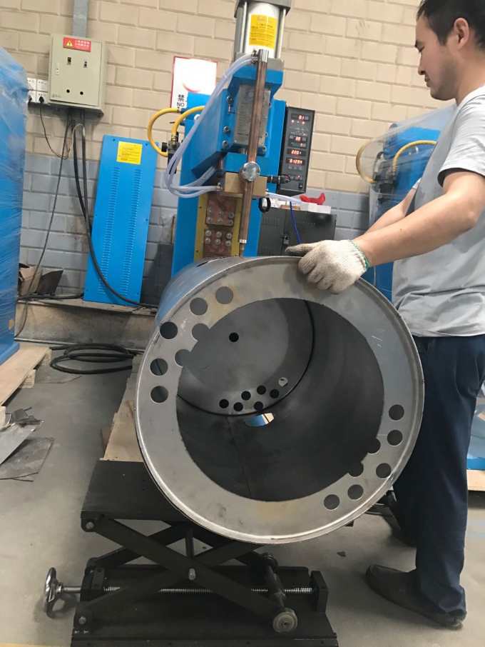 Hwashi Высококачественная стальная автоматическая двойная станция Круговая сварная машина с сварным швом Производитель для нефтяных баков 3