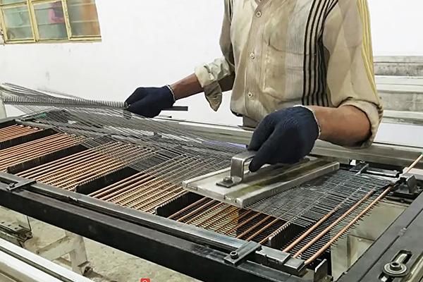 Увеличьте эффективность и с нашей холодильной проволокой трубы конденсатор линии производства машины сварки и изгибания машины 5